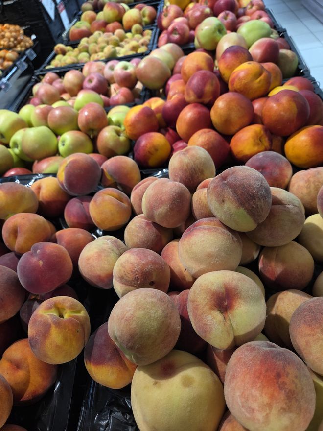 Frisch geerntetes Obst aus der Region